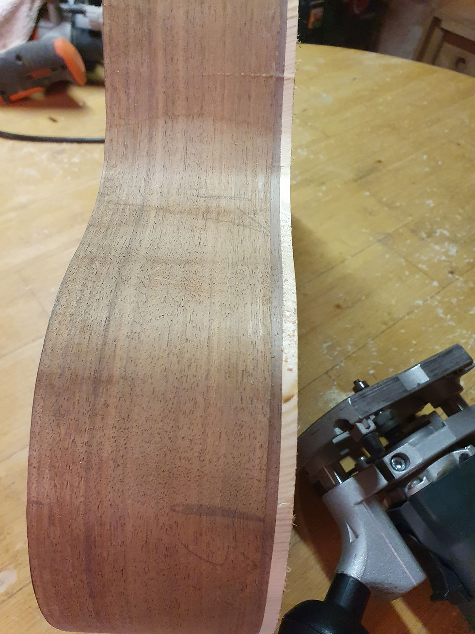 Bovenblad op zijkant frezen