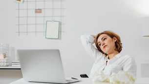 📌 Masa Başı İçin Farkındalık: Doğru Oturuş Günlük Hayatta Neden Önemlidir?