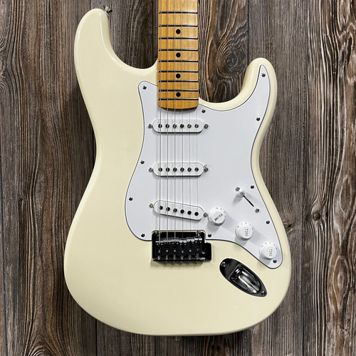 Fender Standard Strat, OLW | morganmusiconline