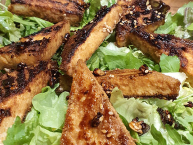 Recette : Tofu pané à la japonaise en salade