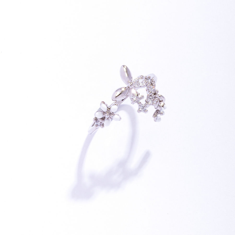 Thumbnail: Creamy Lily and Butterfly Pinky Ring - MOOII