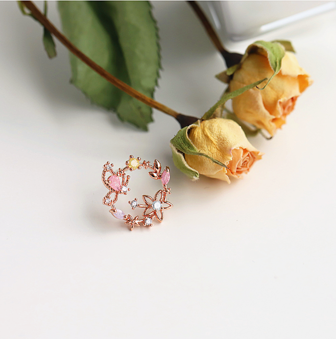 Thumbnail: Blooming Garland Cuff  Earring -MOOII