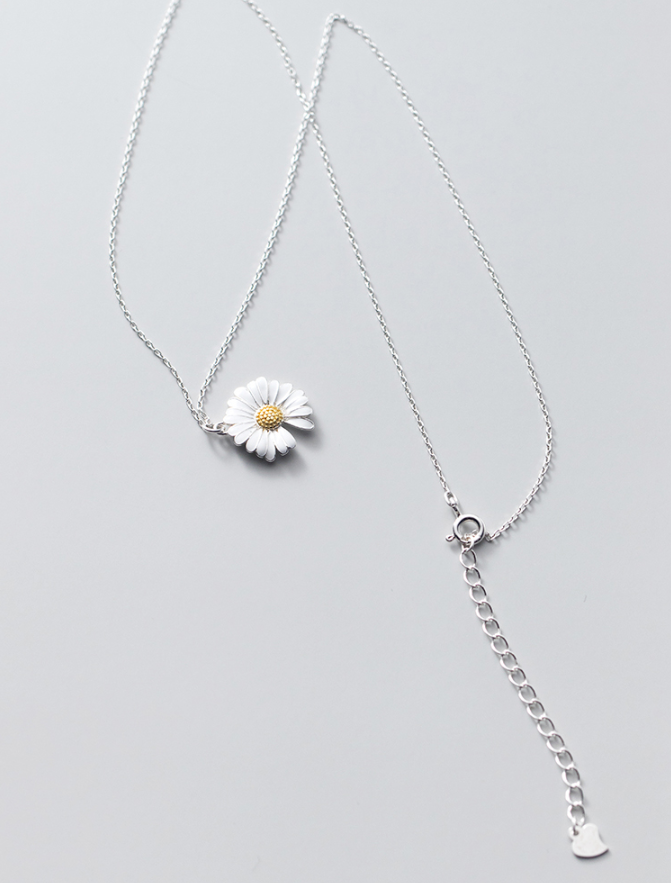 Thumbnail: Sterling Silver Daisy Necklace - MOOII