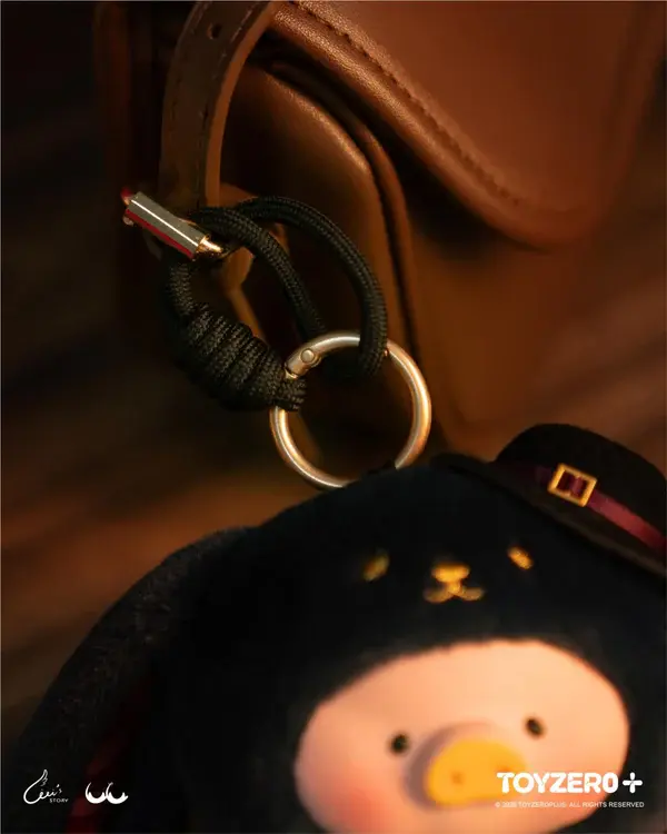 Thumbnail: LuLu the Piggy - Vinyl Face Plush Keychain (Magician Bunny LuLu ver.)