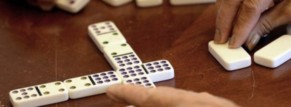 Cara memprediksi kartu lawan pada Domino QQ