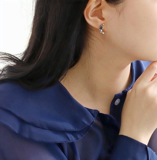 Thumbnail: Climbers with Pearl Drop Earrings