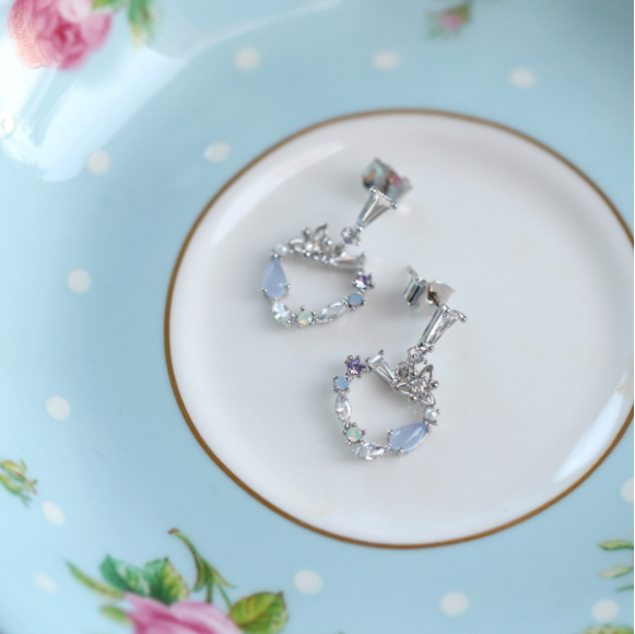 Thumbnail: MOOII Multi-Crystal Heart-Shaped Dangle Earring