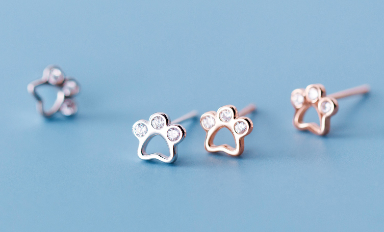 Thumbnail: Kitten Paw Sterling Silver Ear Studs - MOOII