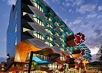 la trobe-1.jpg