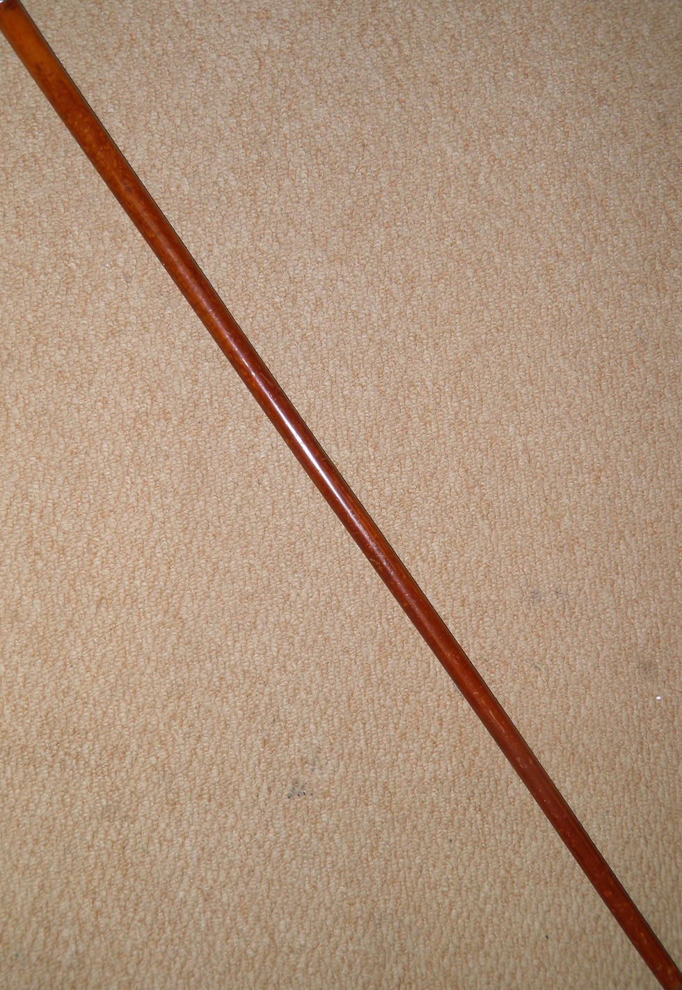 Thumbnail: Antique Walking Stick / Cane Bovine Horn Engraved Hallmarked 1915 Silver Collar