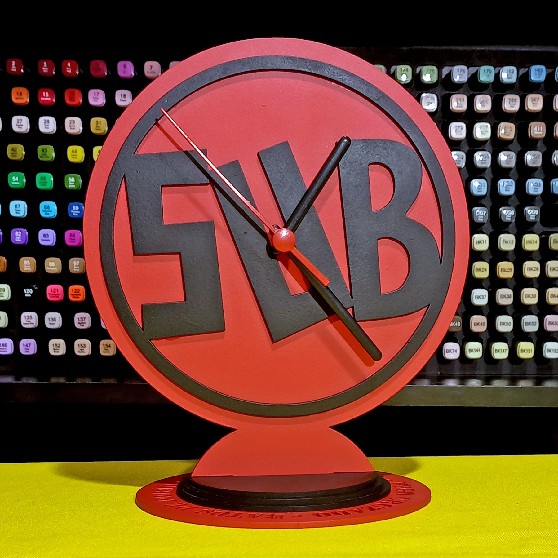 Relógio de mesa | SUB - Punk Brasil