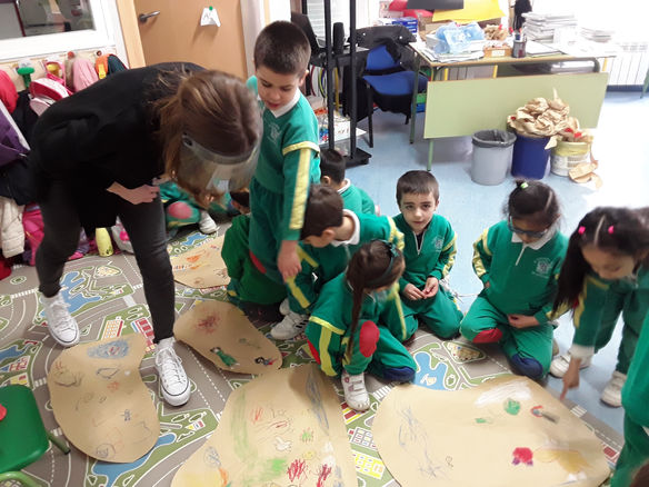 "PINTANDO EN CUEVAs como cavernícolas"