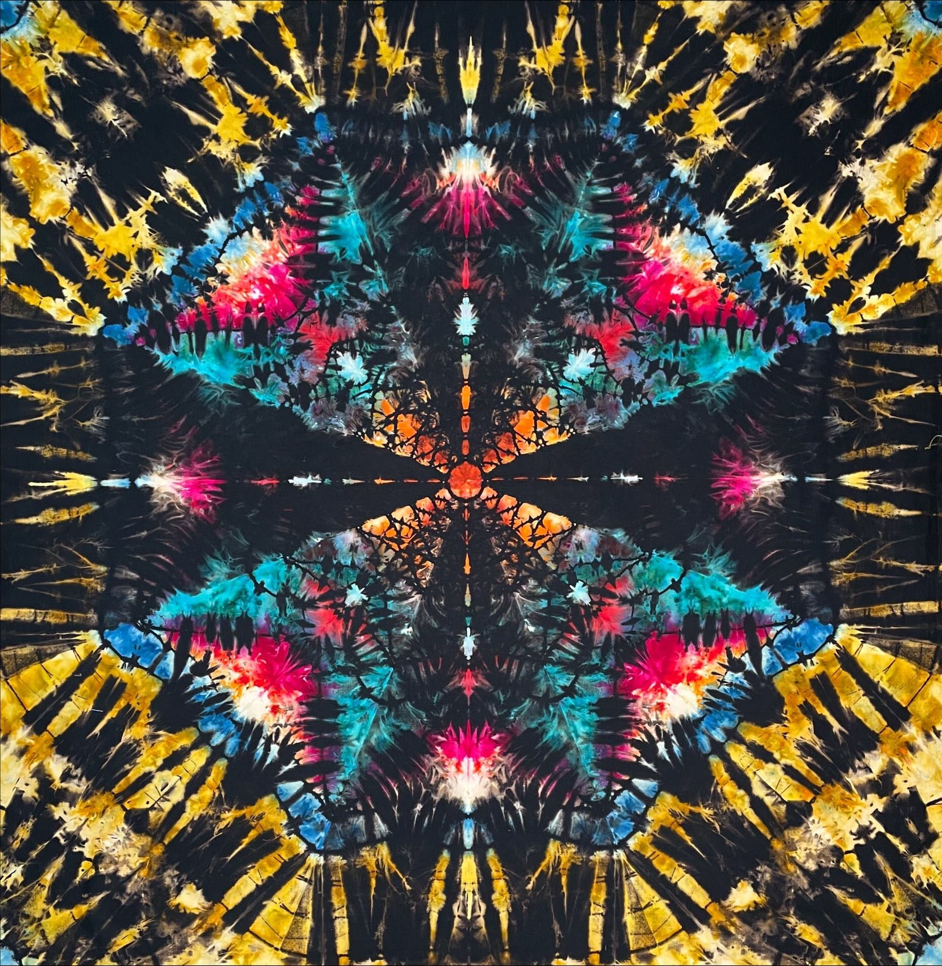 Reverse Dye Mandala - Black