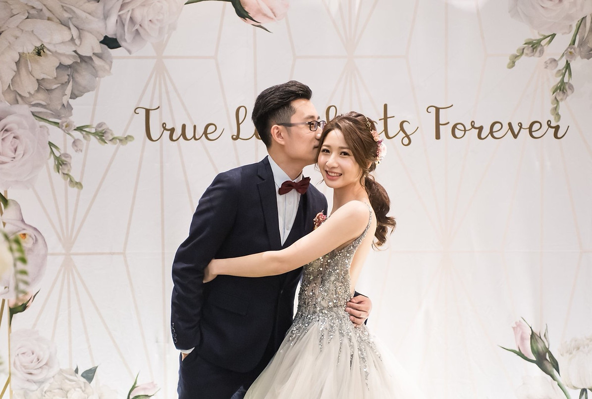 桃園婚禮佈置婚禮背板花藝設計