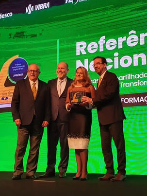 Embrapa recebe o Prêmio Transformação Digital Brasil com a Plataforma AgroAPI