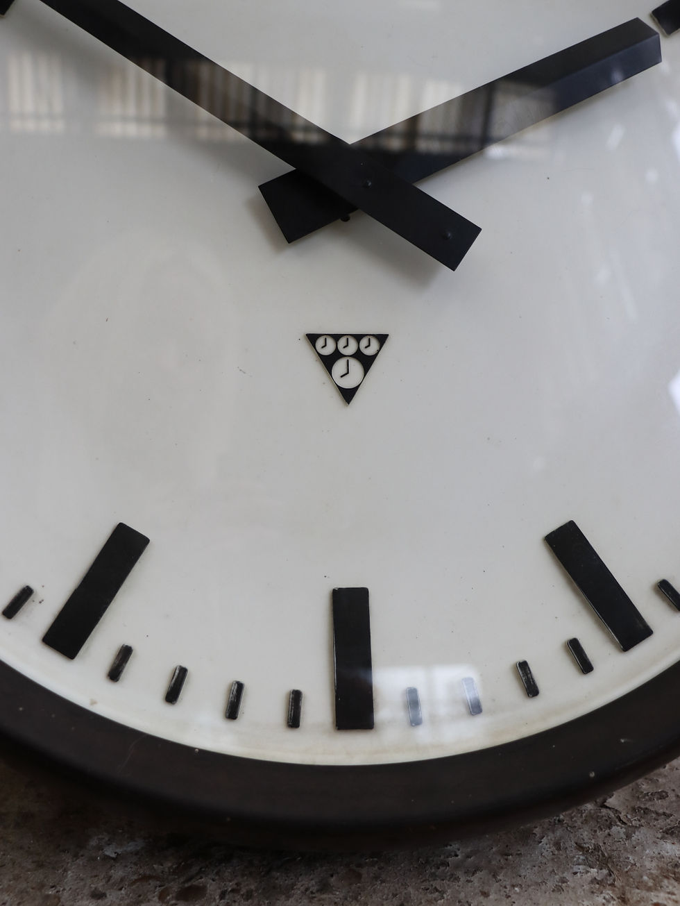 Thumbnail: Large Industrial Pragotron Clock