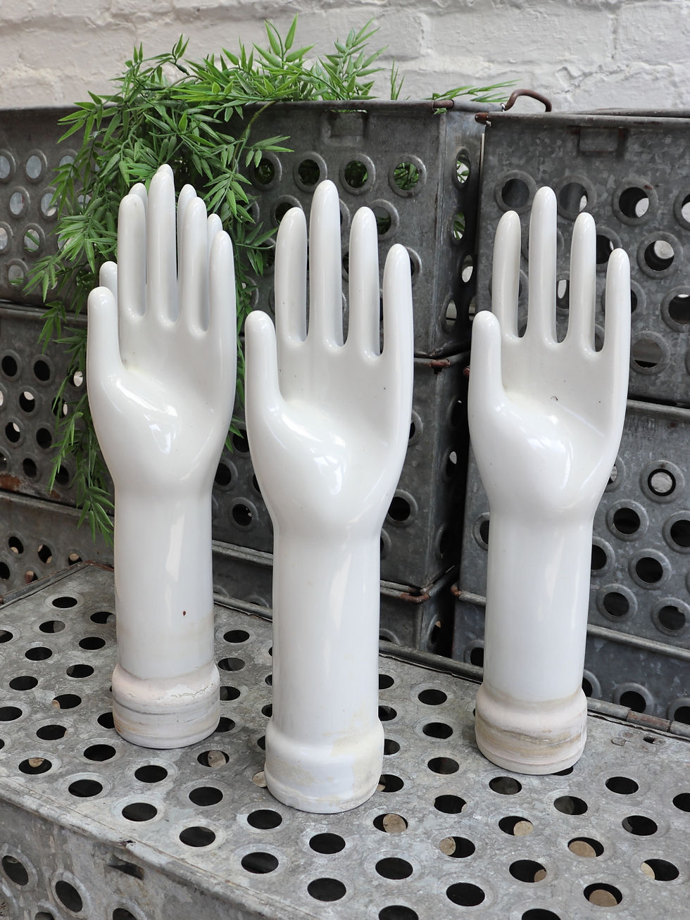 Thumbnail: Beautiful Vintage Porcelain Glove Mould