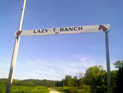 lazy-t-ranch-entrance.jpg