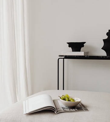 kaboompics_magazine-and-grapes-in-a-bowl-on-a-linen-couch-26960.jpg