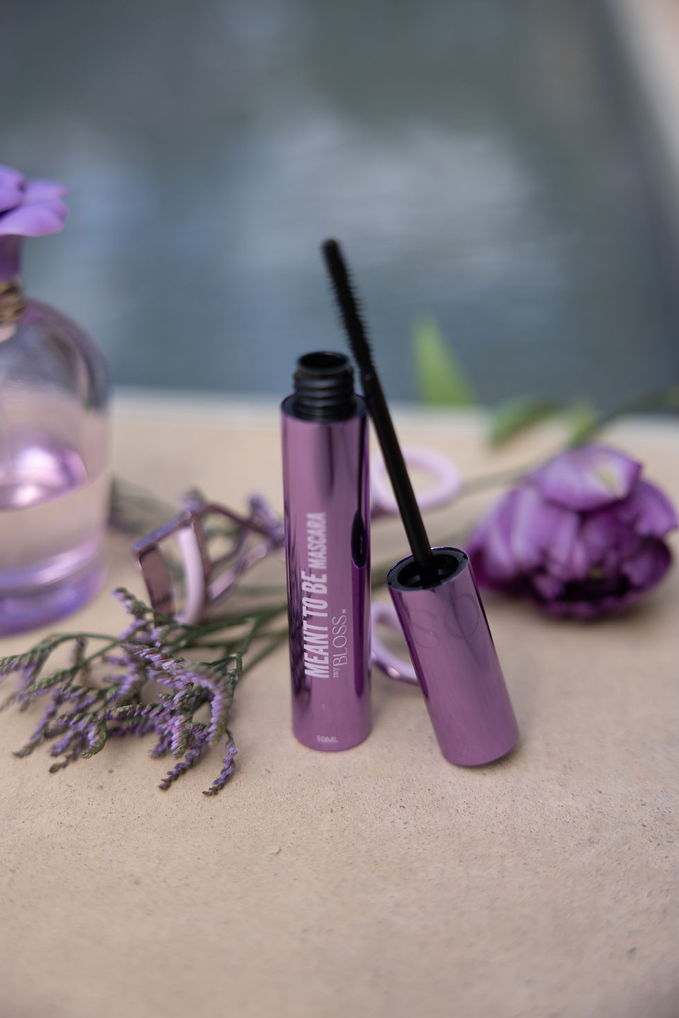 Thumbnail: Meant to be mascara