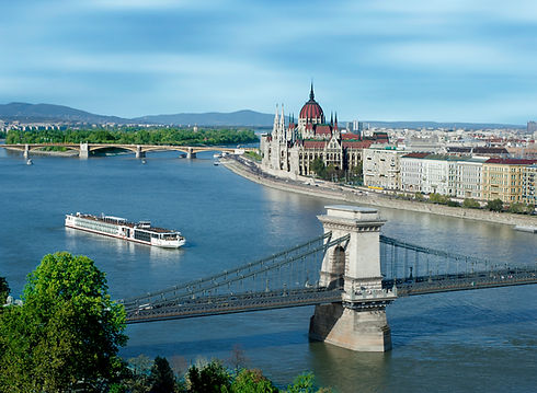 Budapest, Hungary_br_Danube.jpg