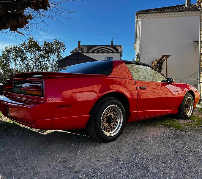 pontiac trans am.jpg