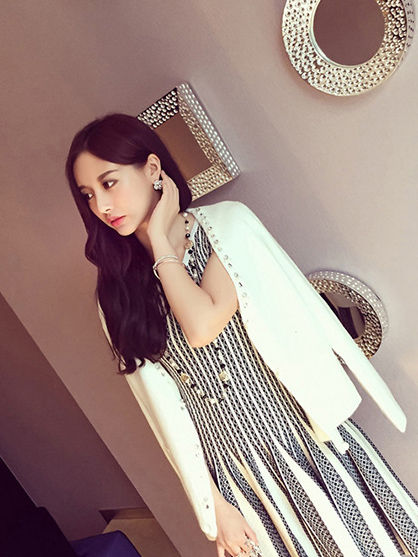 縮圖：V領珍珠釦針織小外套