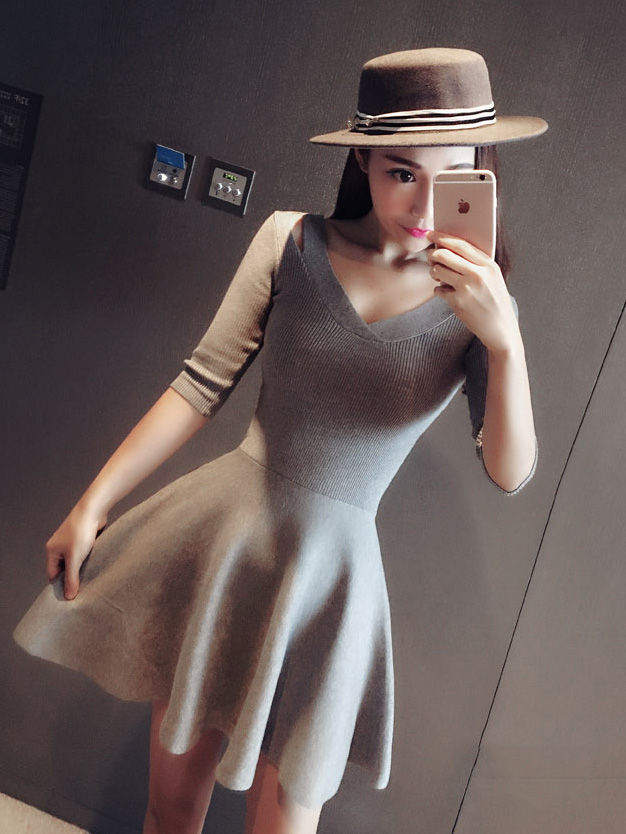 縮圖：V領收腰針織洋裝