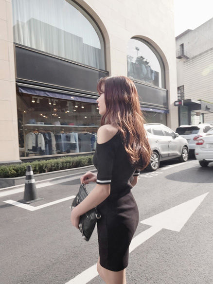 縮圖：露肩包臀針織洋裝