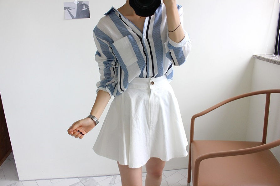 縮圖：寬鬆撞色V領條紋長袖襯衫