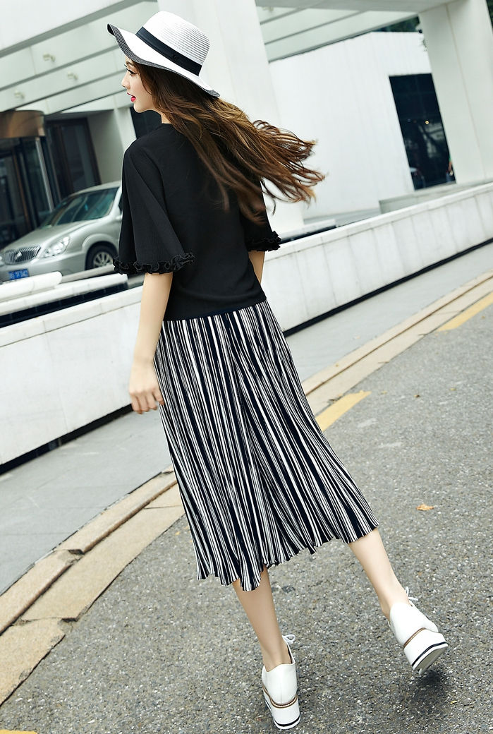 縮圖：百摺雪紡顯瘦條紋九分休閒寬褲