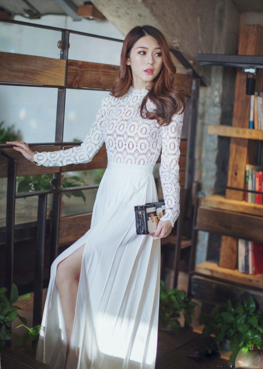 縮圖：質感鏤空蕾絲高開叉長裙洋裝