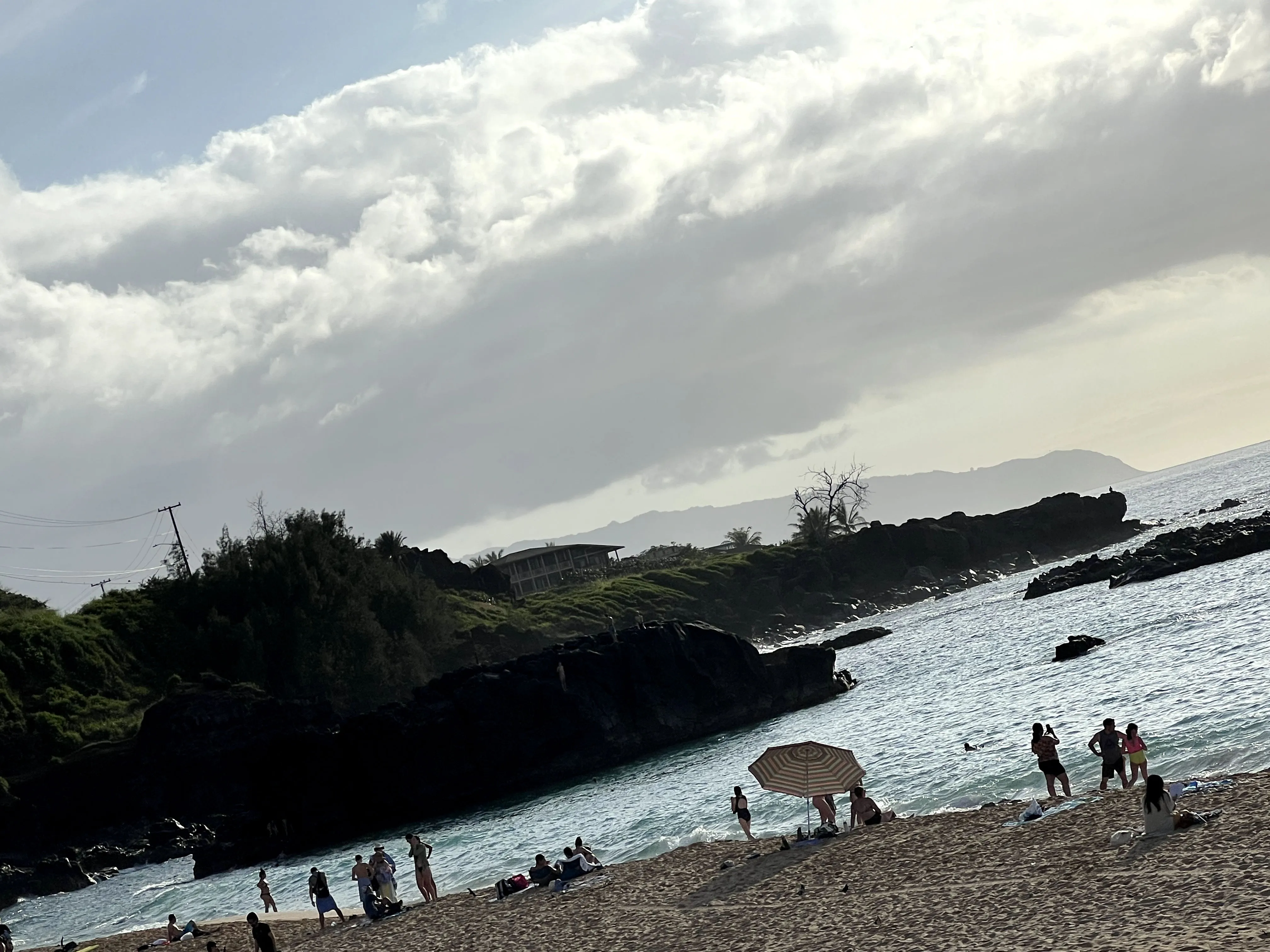 Scenic view of Waimea Bay in Oahu's  in Hawaii. 