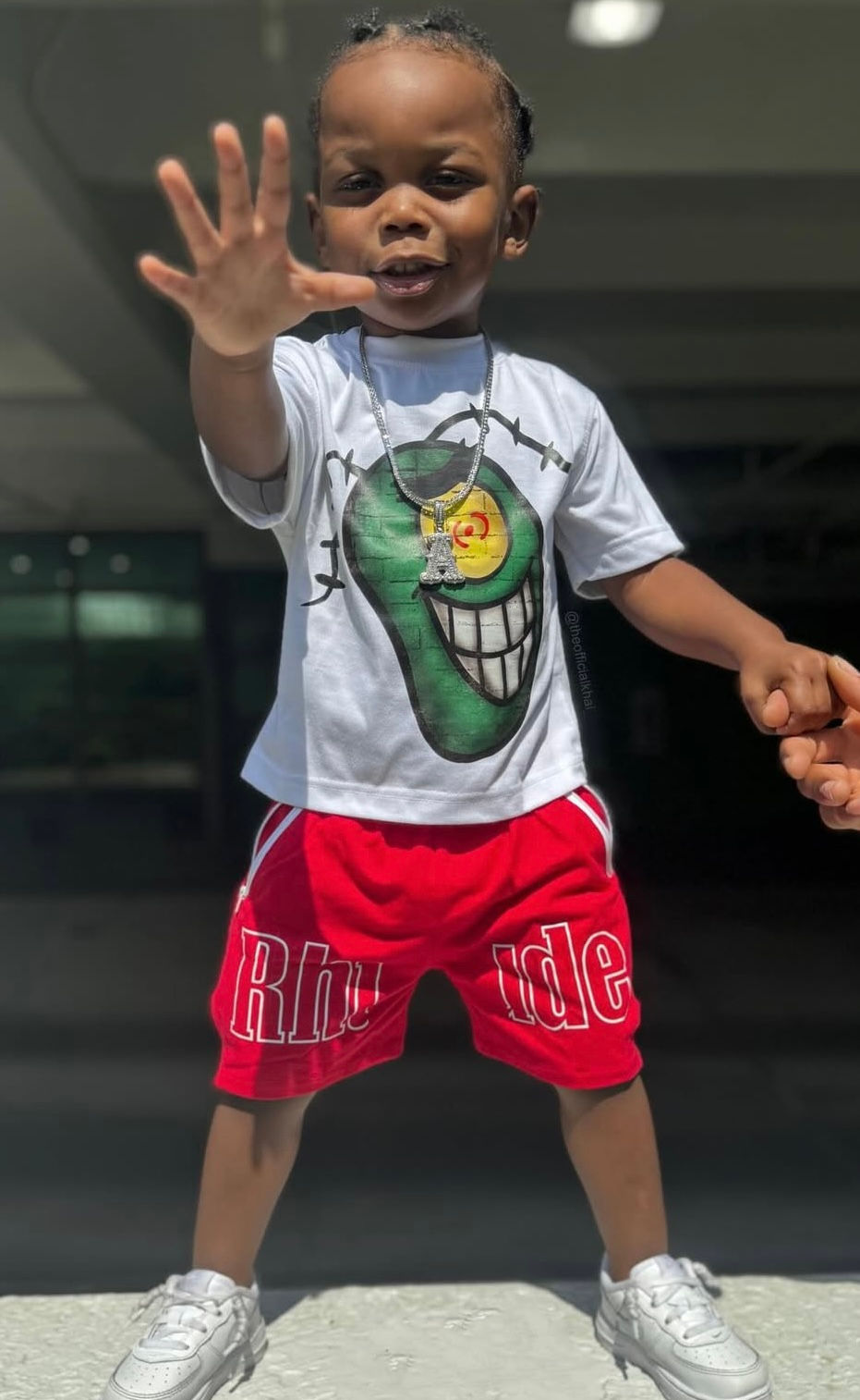 Thumbnail: Dancing Diamond Pendant 