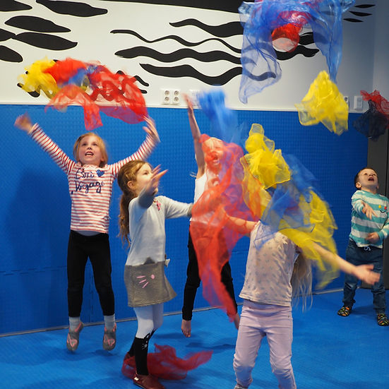 tenavat22 lapsia ja huiveja 4 (1).jpeg