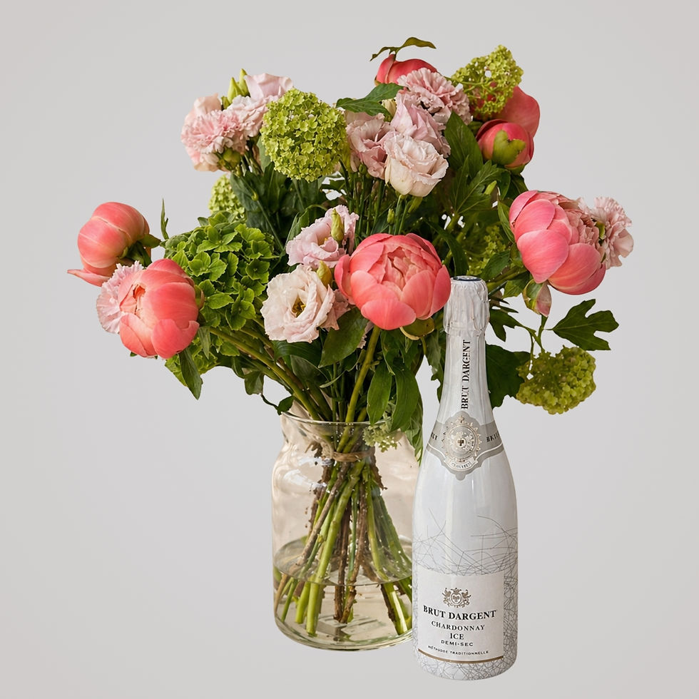 Gavepakke med lyserøde pæoner og Brut Dargent champagne fra Florén Copenhagen