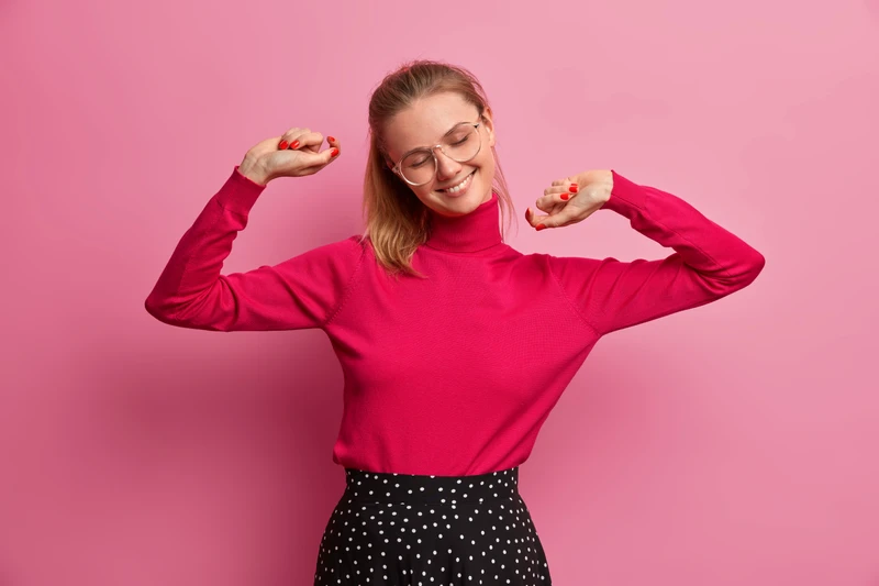 Femme heureuse et en confiance