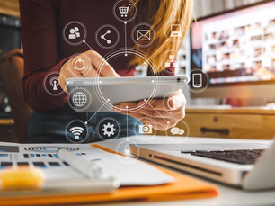 Marketing Communication Là Gì? Hệ Thống Công Cụ Marcom Đột Phá Thương Hiệu Và Doanh Số