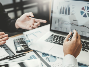 5 Tiêu Chí Chọn Phòng Marketing Thuê Ngoài "Cốt Tử": Bí Quyết Để Doanh Nghiệp Không Trở Thành "Chuột Bạch"