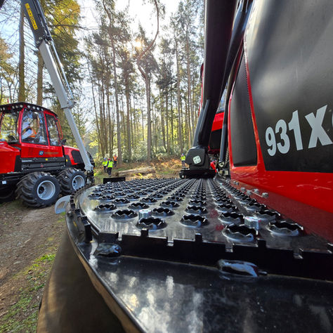 New Komatsu Forest Machines for Bronwin & Abbey