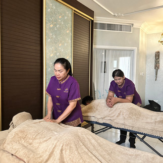 Collage of Khlome Thai home massage service in Dubai showing therapists, massage beds, oils, towels, and relaxing couple massage details.