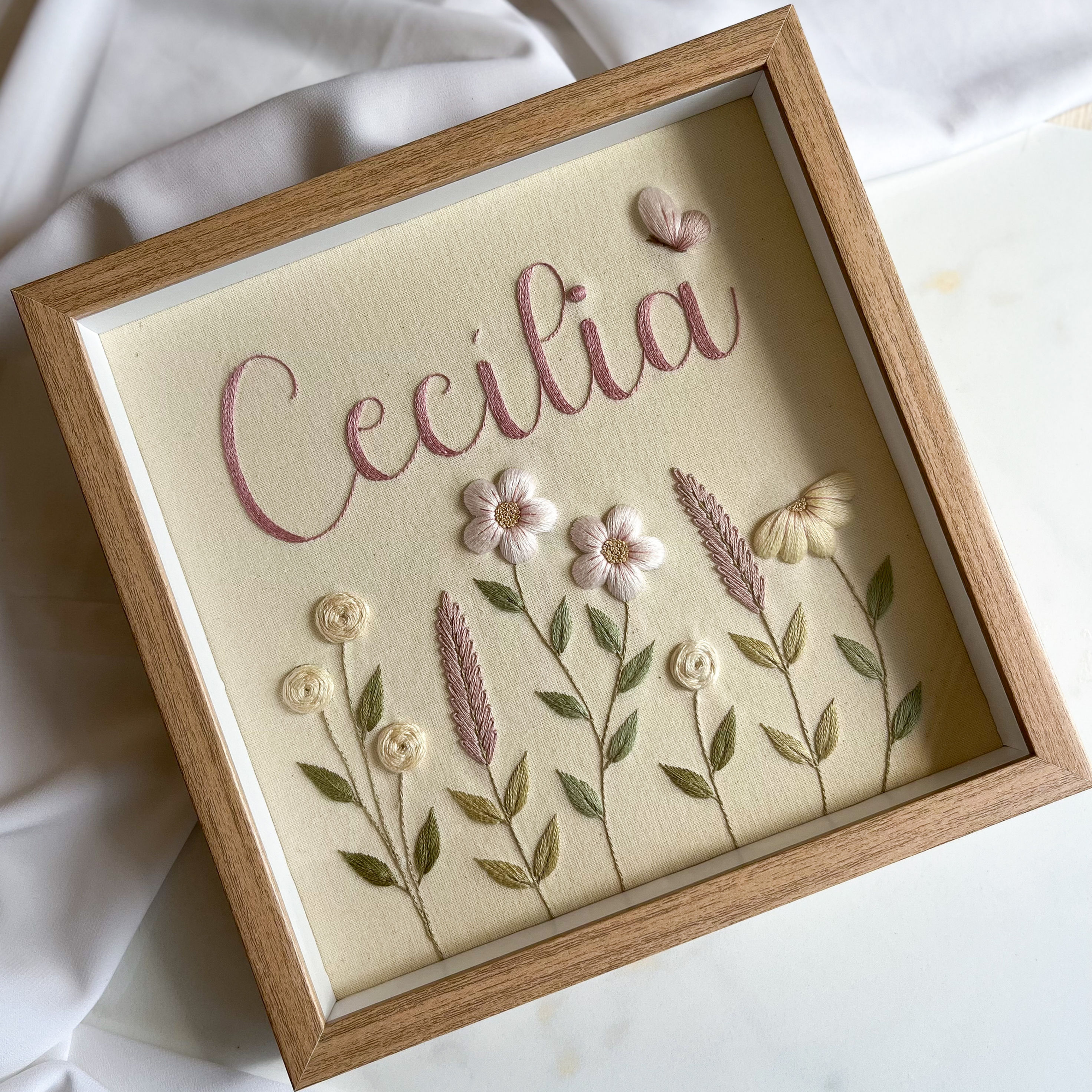 BORDADO CECÍLIA - 25X25 cm