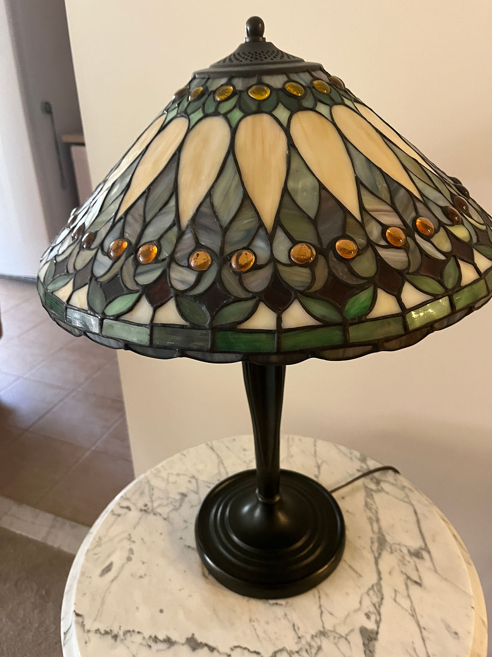 Art glass - Tiffany style lamp - $95