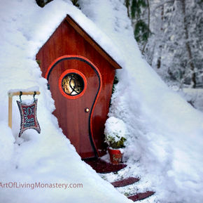 Foxys House In Snow 01 WEB.jpg