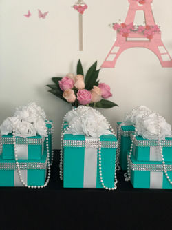 Elegant Tiffany Box Centerpiece