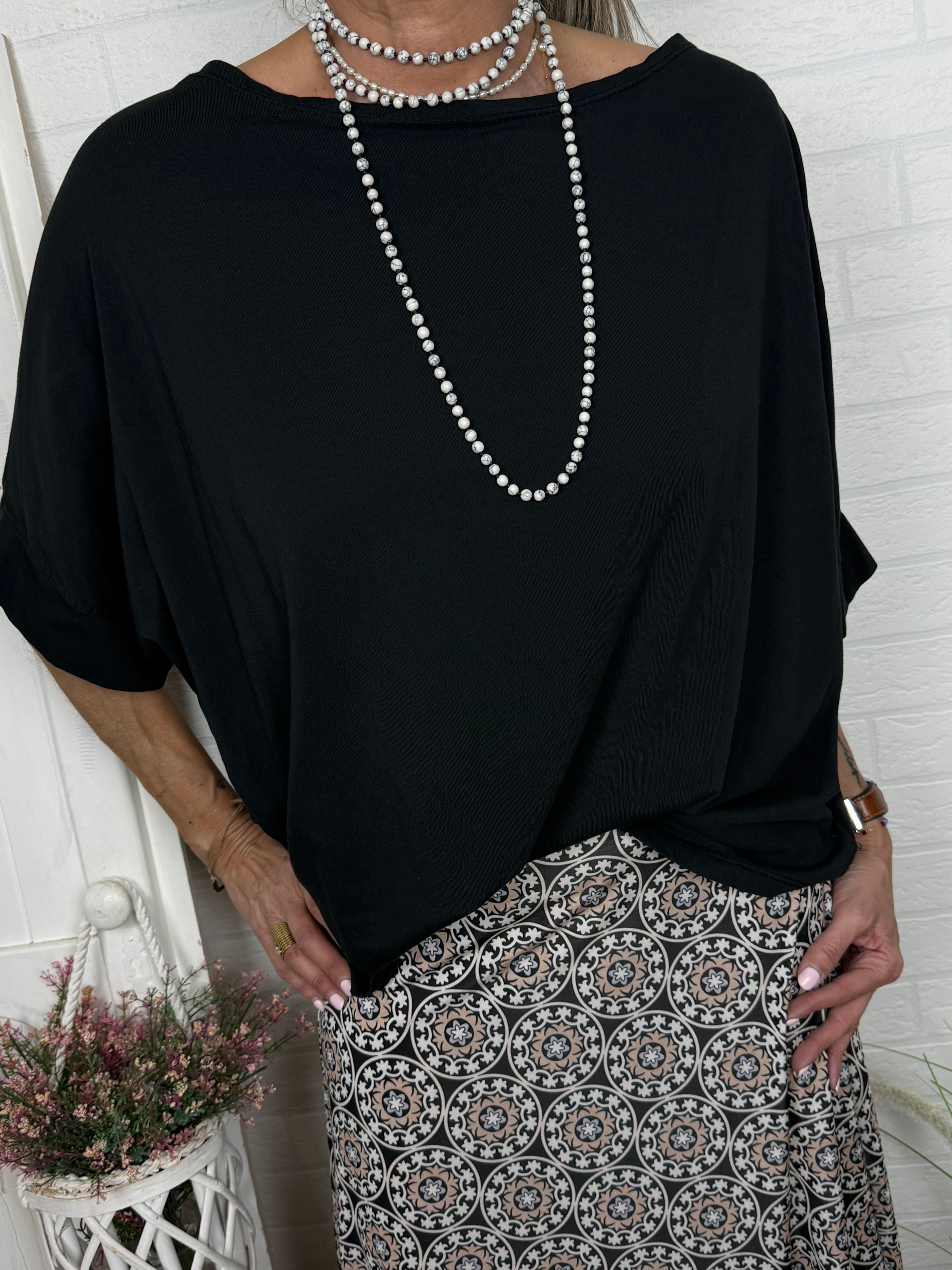 CAMISETA NEGRA