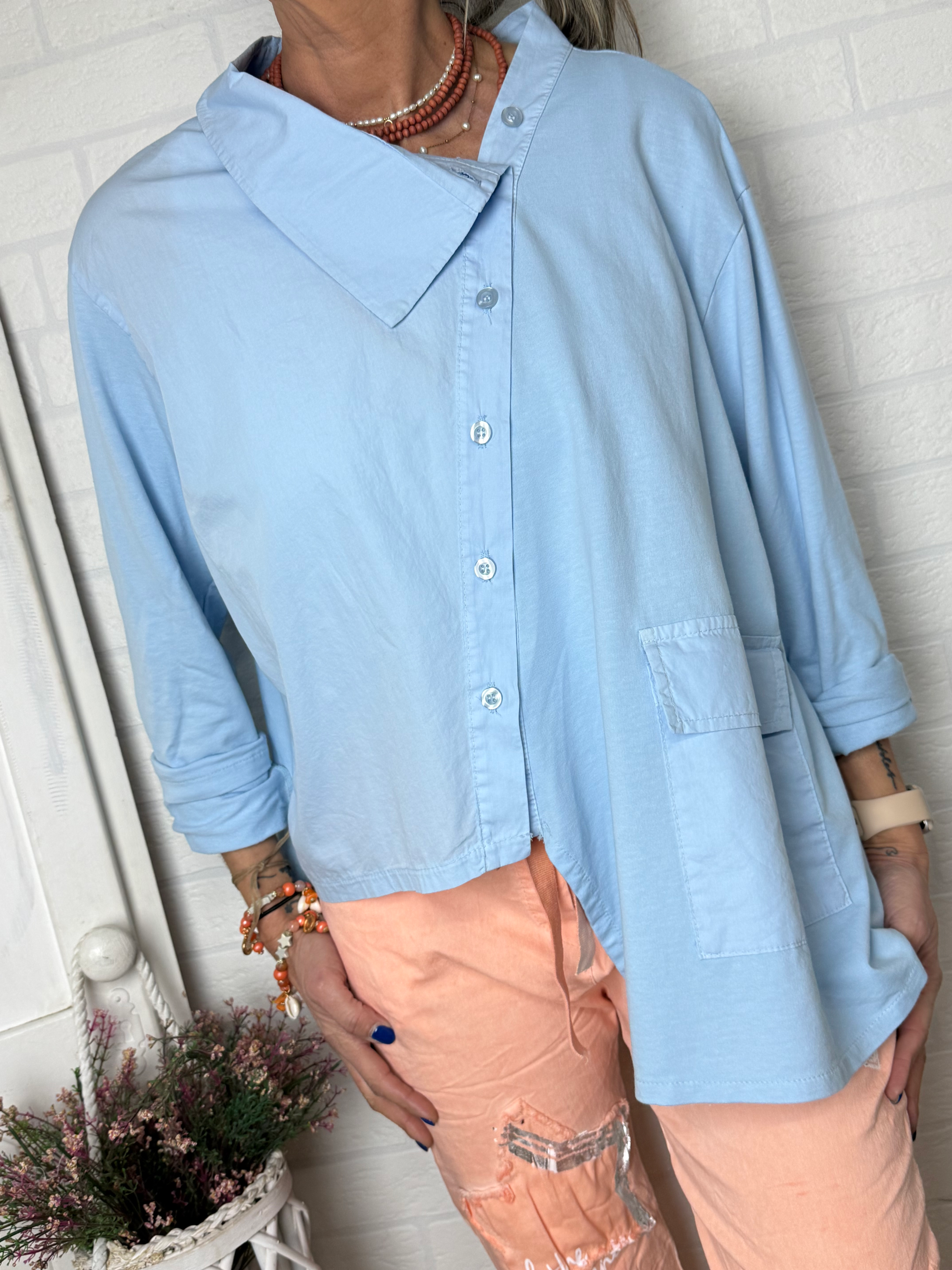 CAMISA ASIMÉTRICA AZUL