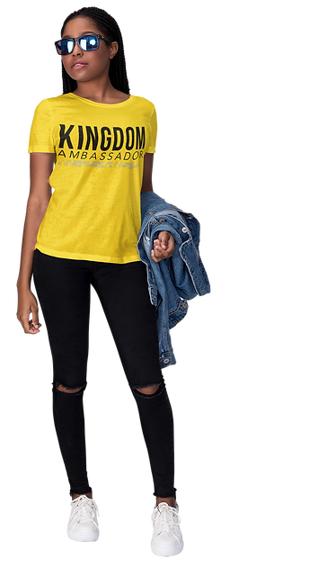 mockup-of-a-cool-woman-with-a-t-shirt-an