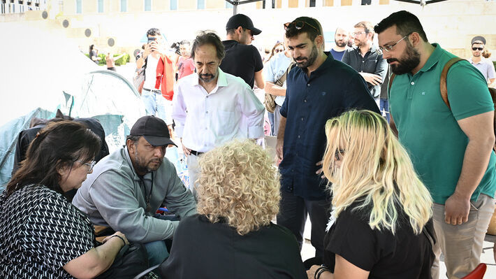 ΣΙΔΕΡΗΣ: Η ΠΡΑΓΜΑΤΙΚΗ ΚΑΤΑΣΤΑΣΗ ΤΗΣ ΥΓΕΙΑΣ ΤΟΥ Π. ΡΟΥΤΣΙ ΚΑΙ ΤΩΝ ΥΠΟΛΟΙΠΩΝ ΑΠΕΡΓΩΝ ΠΕΙΝΑΣ ΔΕ ΣΗΚΩΝΕΙ ΟΥΤΕ ΑΜΦΙΣΒΗΤΗΣΗ ΟΥΤΕ ΧΥΔΑΙΑ ΕΙΡΩΝΕΙΑ
