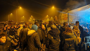 ΥΓΕΙΟΝΟΜΙΚΟΙ ΕΠΙΣΚΕΦΘΗΚΑΝ ΤΑ ΜΠΛΟΚΑ ΣΤΗΝ ΚΑΡΔΙΤΣΑ ΚΑΙ ΣΤΑ ΤΡΙΚΑΛΑ